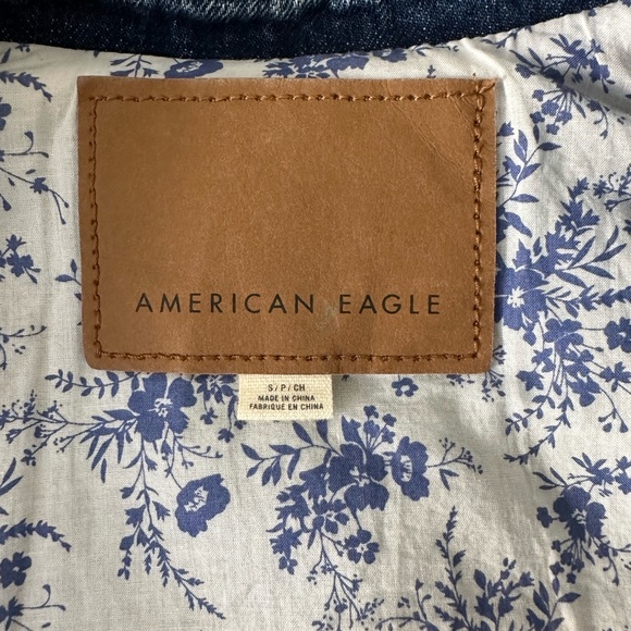 American Eagle Blue Floral Lined Cropped Denim Jacket - Picture 3 of 8